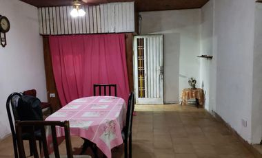 Casa en venta - 2 Dormitorios 1 Baño - Cochera - 214Mts2 - Berisso