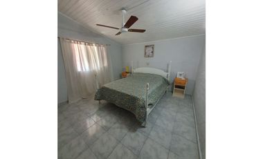 Casa quinta en Barrio Montemar - Calle Los tordos al 300