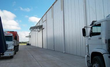 Depósito Nave  Industrial en Alquiler 8800 m2 en Parque Industrial Campana