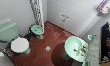 Casa de 2 Dormitorios - Lote de 10 x 40 - Los Hornos