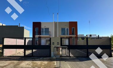 VENTA, DUPLEX 2 DORMITORIOS EN ALTOS ALBERDI I, PLOTTIER.