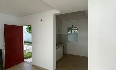 Casa en venta - 1 Dormitorio 2 Baños - 55Mts2 - Costa Azul