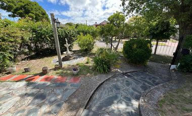 Casa en venta - 3 Dormitorios 3 Baños - Cochera - 225Mts2 - San Clemente del Tuyú