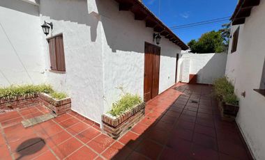 Casa en venta - 3 Dormitorios 3 Baños - Cochera - 225Mts2 - San Clemente del Tuyú