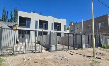 Venta de Duplex en Rincon del Valle, Centenario
