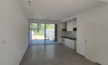 Venta de Duplex en Rincon del Valle, Centenario