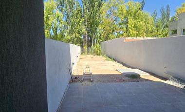 Venta de Duplex en Rincon del Valle, Centenario