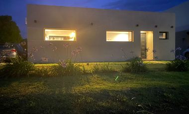 OPORTUNIDAD | VENTA | CASA DE DOS AMBIENTES | BARRIO COSTA DEL SOL | MAR CHIQUITA