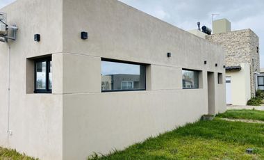 OPORTUNIDAD | VENTA | CASA DE DOS AMBIENTES | BARRIO COSTA DEL SOL | MAR CHIQUITA