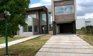 Casa - Los Naranjos