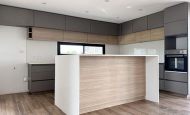 Casa-Estrenar-venta-4 amb-dependencia -Araucarias-Losa radiante-Puertos del Lago-Maschwitz-Escobar