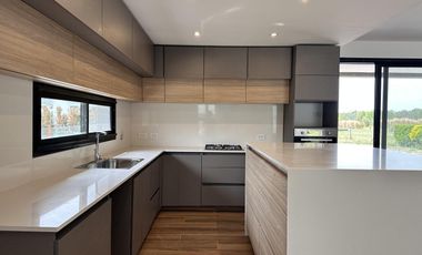 Casa-Estrenar-venta-4 amb-dependencia -Araucarias-Losa radiante-Puertos del Lago-Maschwitz-Escobar