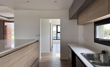 Casa-Estrenar-venta-4 amb-dependencia -Araucarias-Losa radiante-Puertos del Lago-Maschwitz-Escobar