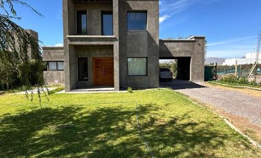 Casa en Rawson