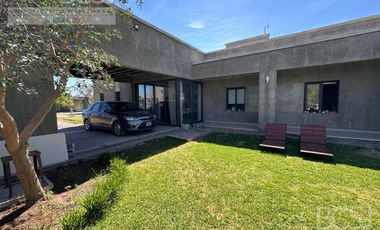 Casa en Rawson