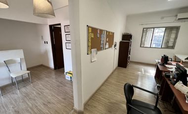 Vendo Local en planta baja y casa en planta alta zona tribunales