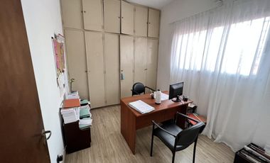 Vendo Local en planta baja y casa en planta alta zona tribunales