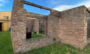 Terreno + construcción - Capitán Bermúdez