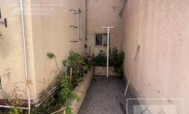 Casa venta centro, 4 dormitorios, 3 baños, quincho, pileta, cochera y patio