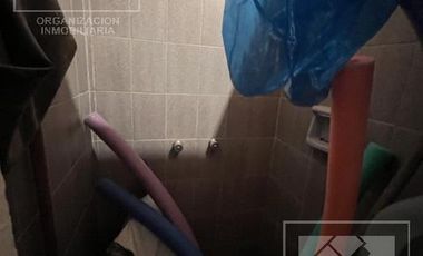 Casa venta centro, 4 dormitorios, 3 baños, quincho, pileta, cochera y patio