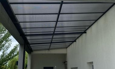 CASA EN VENTA 4amb - C/ PILETA  -  EN BARRIO LA ALAMEDA -