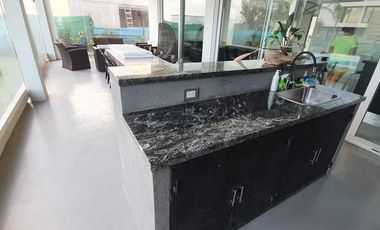 CASA EN VENTA 4amb - C/ PILETA  -  EN BARRIO LA ALAMEDA -