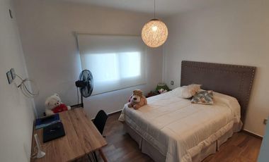 CASA EN VENTA 4amb - C/ PILETA  -  EN BARRIO LA ALAMEDA -