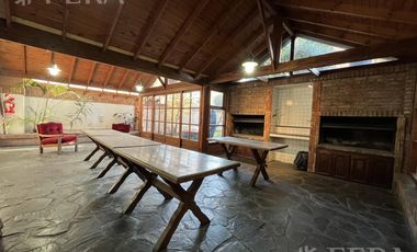Venta de Departamento 4 ambientes con cochera y baulera en Quilmes