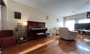 Venta de Departamento 4 ambientes con cochera y baulera en Quilmes