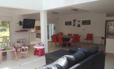 Costa Esmeralda - Casa en venta en barrio Golf 2