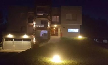 Costa Esmeralda - Casa en venta en barrio Golf 2