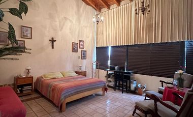 Encantadora Propiedad con Potencial en Valle Verde