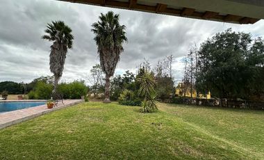 Encantadora Propiedad con Potencial en Valle Verde