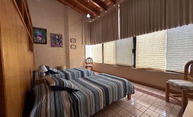 Encantadora Propiedad con Potencial en Valle Verde