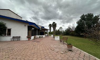 Encantadora Propiedad con Potencial en Valle Verde
