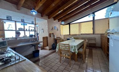 Encantadora Propiedad con Potencial en Valle Verde