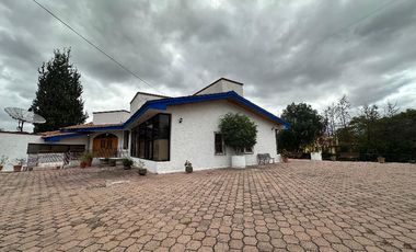 Encantadora Propiedad con Potencial en Valle Verde