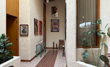Encantadora Propiedad con Potencial en Valle Verde