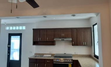 CASA EN RENTA EN ZONA CENTRO, PARRAS, COAHUILA.