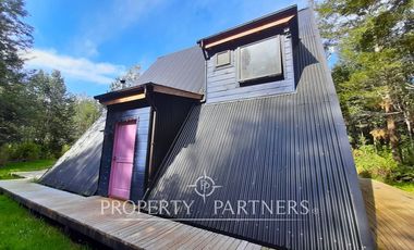 Casa en medio de bosque nativo con estero en Panguilelfún