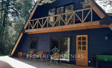 Casa en medio de bosque nativo con estero en Panguilelfún