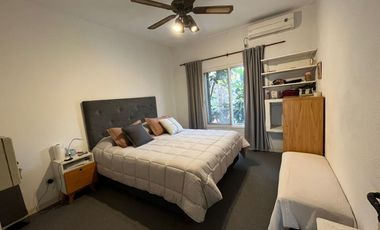 Amplio duplex de 148 m2, 1 cuadra de Dardo Rocha y Av Santa Fe, patio y amplia terraza c/parrilla