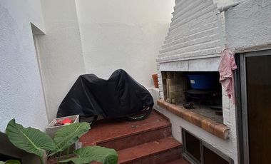 Amplio duplex de 148 m2, 1 cuadra de Dardo Rocha y Av Santa Fe, patio y amplia terraza c/parrilla
