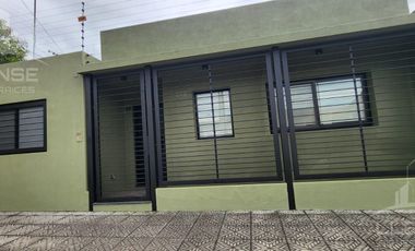 Casa 4 ambientes con pileta climatiza en venta - Quilmes residencial