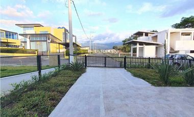 Casa Campestre En Venta En Conjunto Cerrado Chinauta