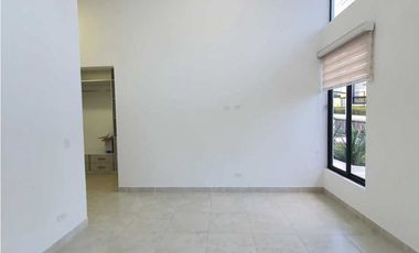 Casa Campestre En Venta En Conjunto Cerrado Chinauta