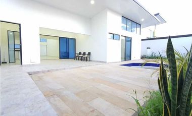 Casa Campestre En Venta En Conjunto Cerrado Chinauta