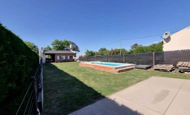 Casa en venta - 2 Dormitorios 1 Baño - Cocheras - 500Mts2 - Safocarda, Junín
