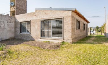 VENTA - Casa - 2 Dormitorios - A Estrenar - Pueblo Esther