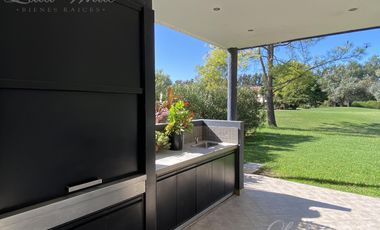 Casa en venta en Saint Thomas Este, Canning